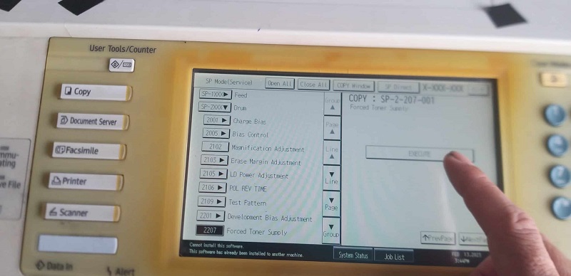 Máy Photocopy Toshiba Bị Mờ 1 Bên Là Do Đâu? Cách Xử Lý Ra Sao?